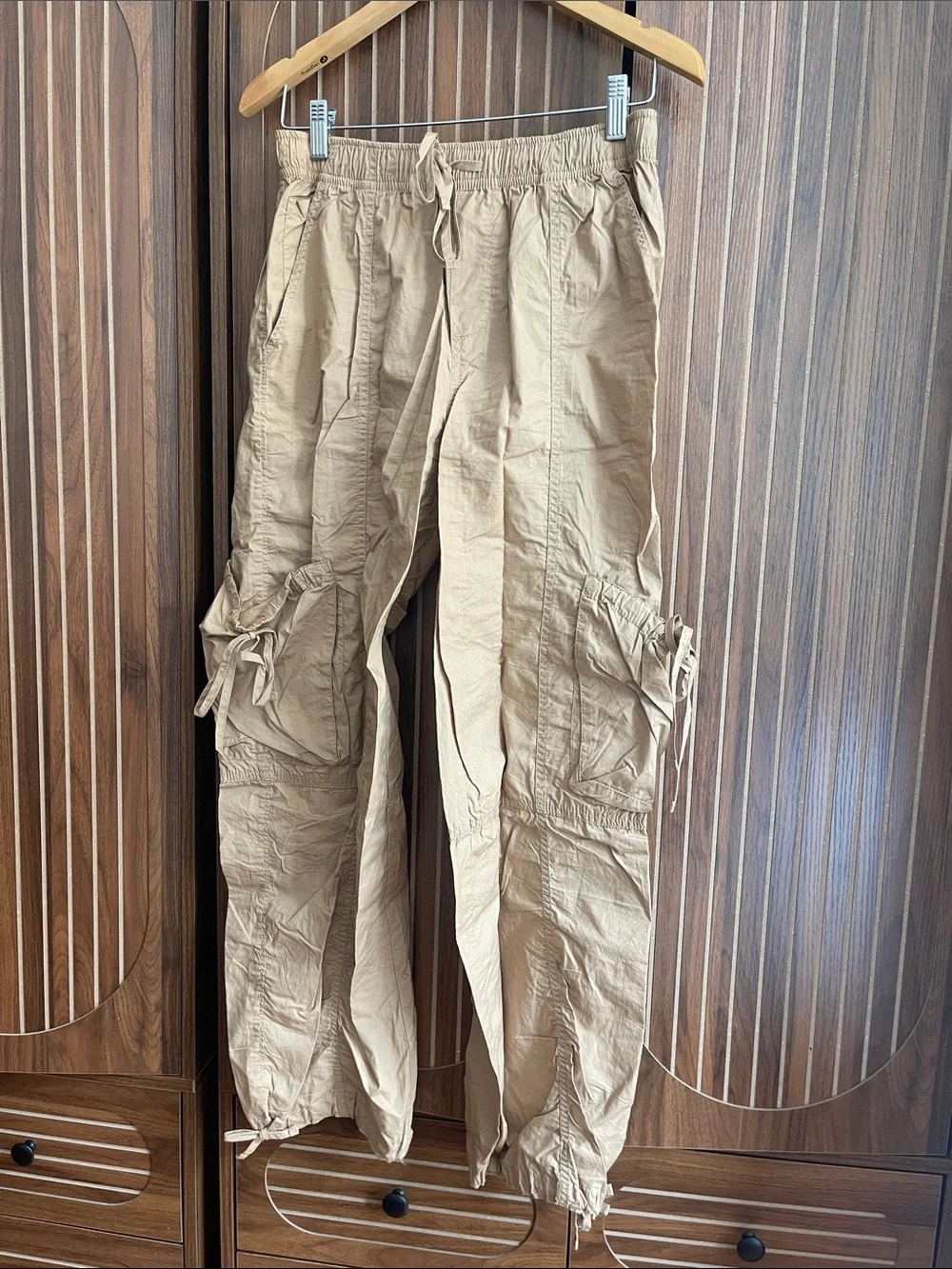 Abercrombie & Fitch Cargo Parachute Utility Pant Joggers Tan
